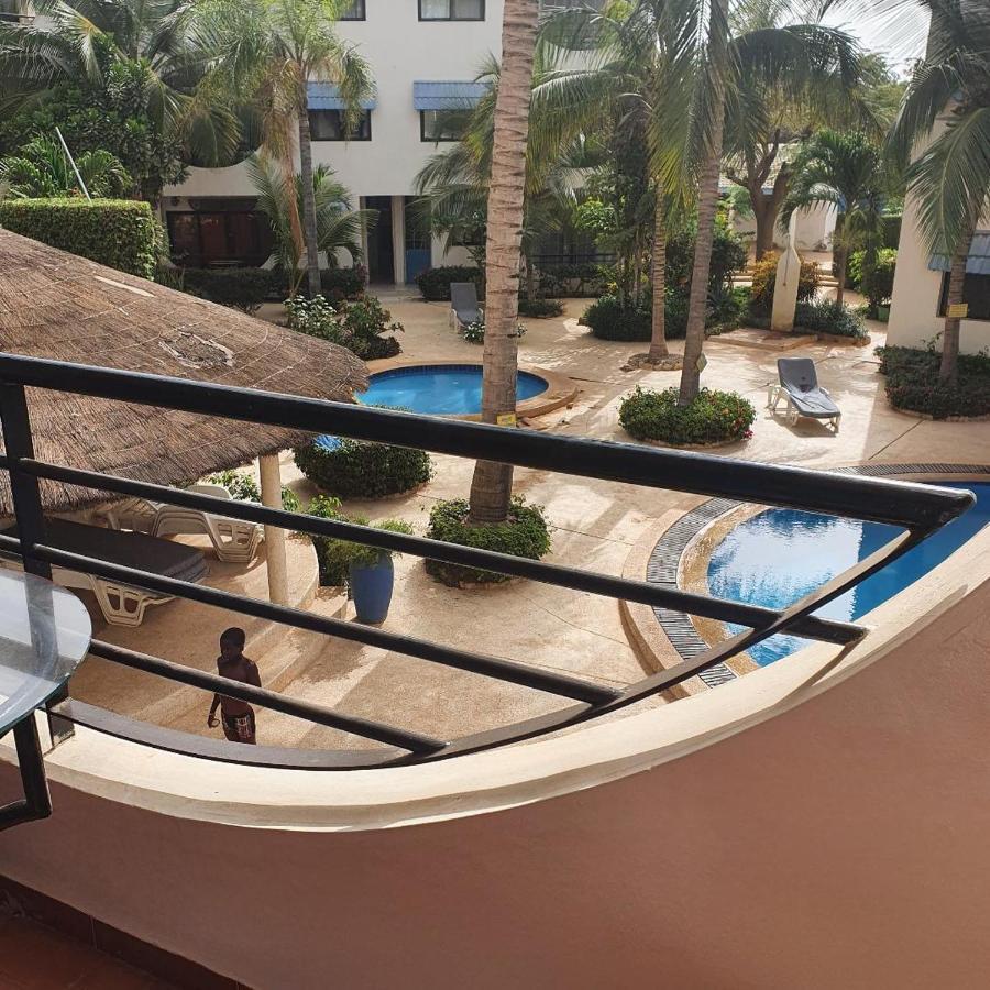 superbe appartement avec piscine, proche centre ville, restaurant, mer Saly Extérieur photo